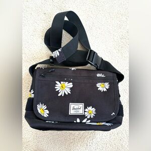 Herschel Mini Bumbag Cross Body Purse
Daisy Pattern
